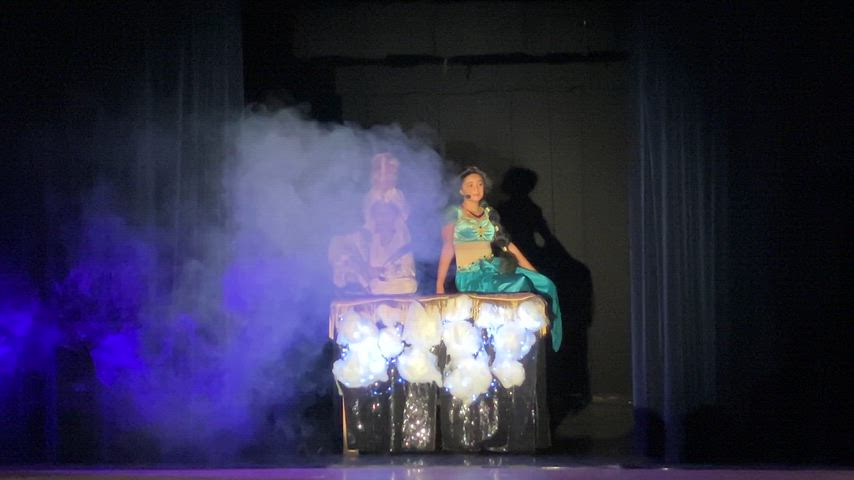 JES students performing Aladdin 2025.