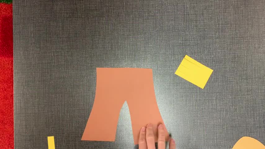 Mrs Spencer explains how to create the scarecrow project. 